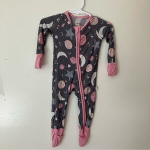 Little Sleepies Girls Size 0-3 Months Moon and Stars Footie - Pink and Gray